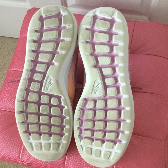 Great Used Condition Nike Sneakers - Picture 8 of 8